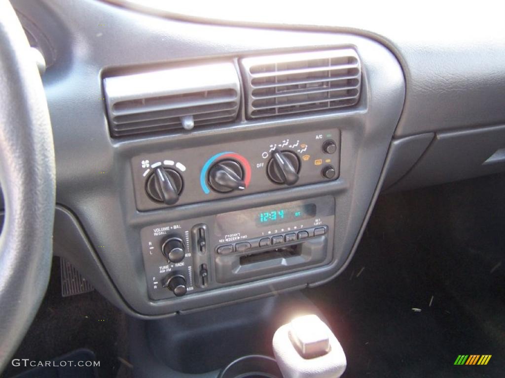 1997 Chevrolet Cavalier Coupe Controls Photo #47641411