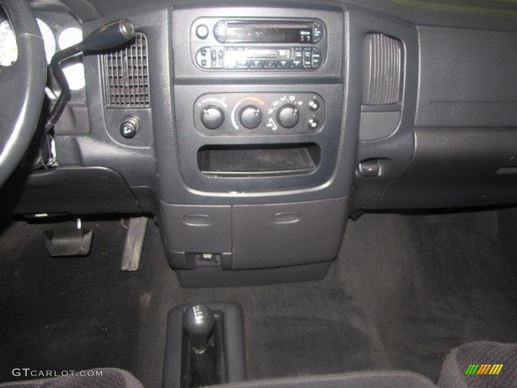 2003 Ram 1500 SLT Quad Cab 4x4 - Bright White / Dark Slate Gray photo #8