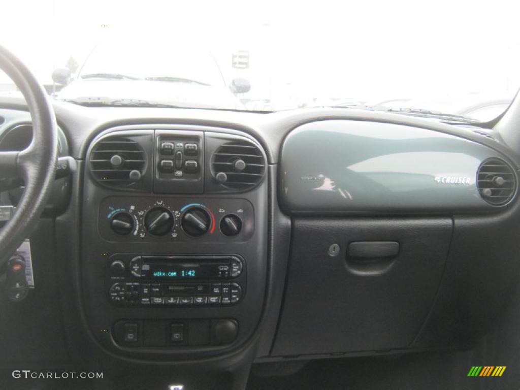 2003 PT Cruiser  - Onyx Green Pearl / Dark Slate Gray photo #21