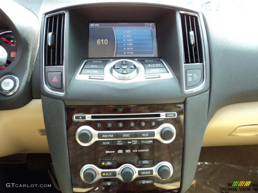2009 Nissan Maxima 3.5 SV Sport Controls Photo #47642755
