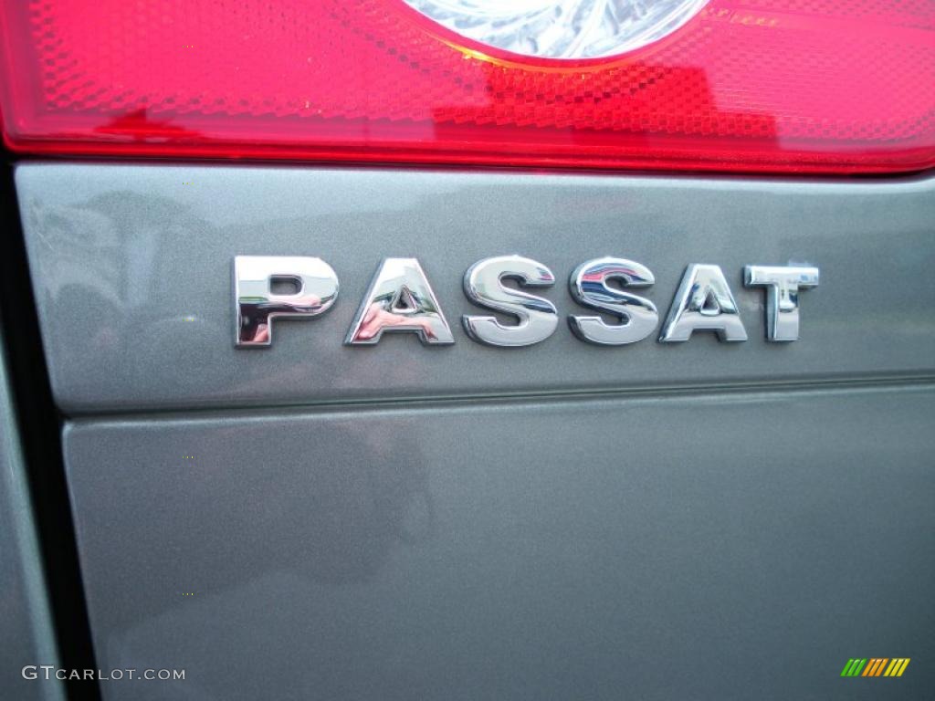 2007 Volkswagen Passat 3.6 4Motion Wagon Marks and Logos Photo #47643364