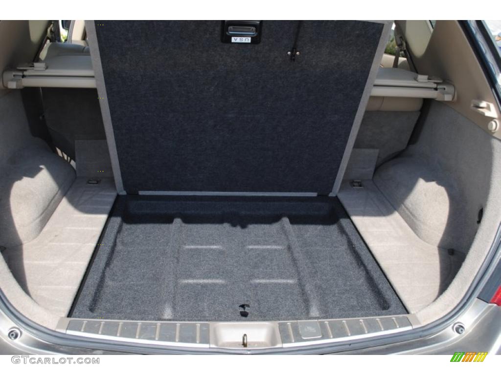 2003 Nissan Murano SE Trunk Photos