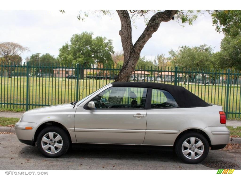 2001 Cabrio GLX - Desert Wind Metallic / Black photo #2