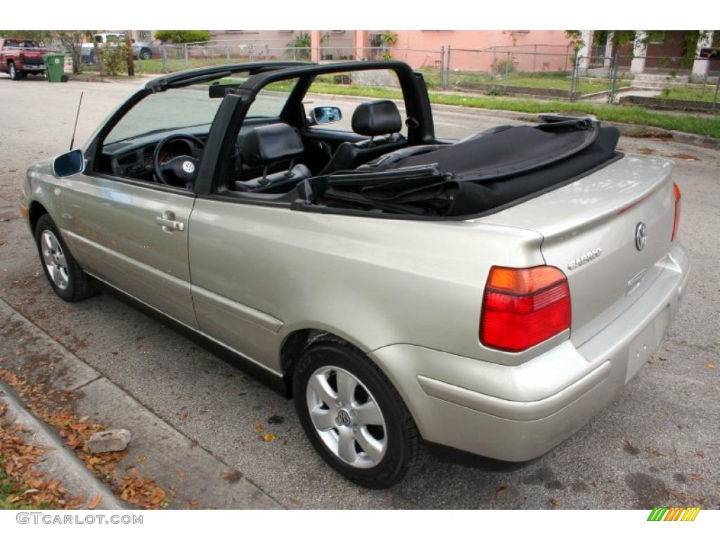 2001 Cabrio GLX - Desert Wind Metallic / Black photo #13
