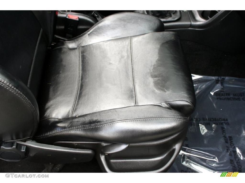 2001 Cabrio GLX - Desert Wind Metallic / Black photo #32
