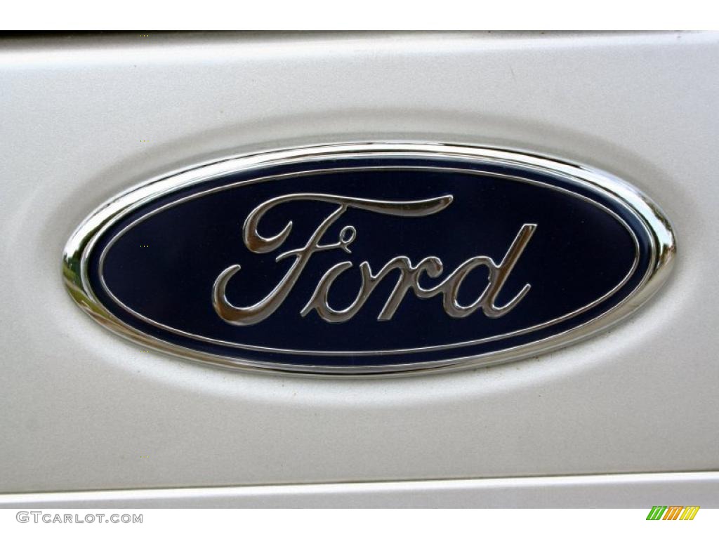 2004 Ford Expedition XLT 4x4 Marks and Logos Photo #47646478