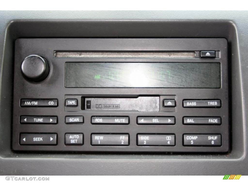 2004 Ford Expedition XLT 4x4 Controls Photo #47647543