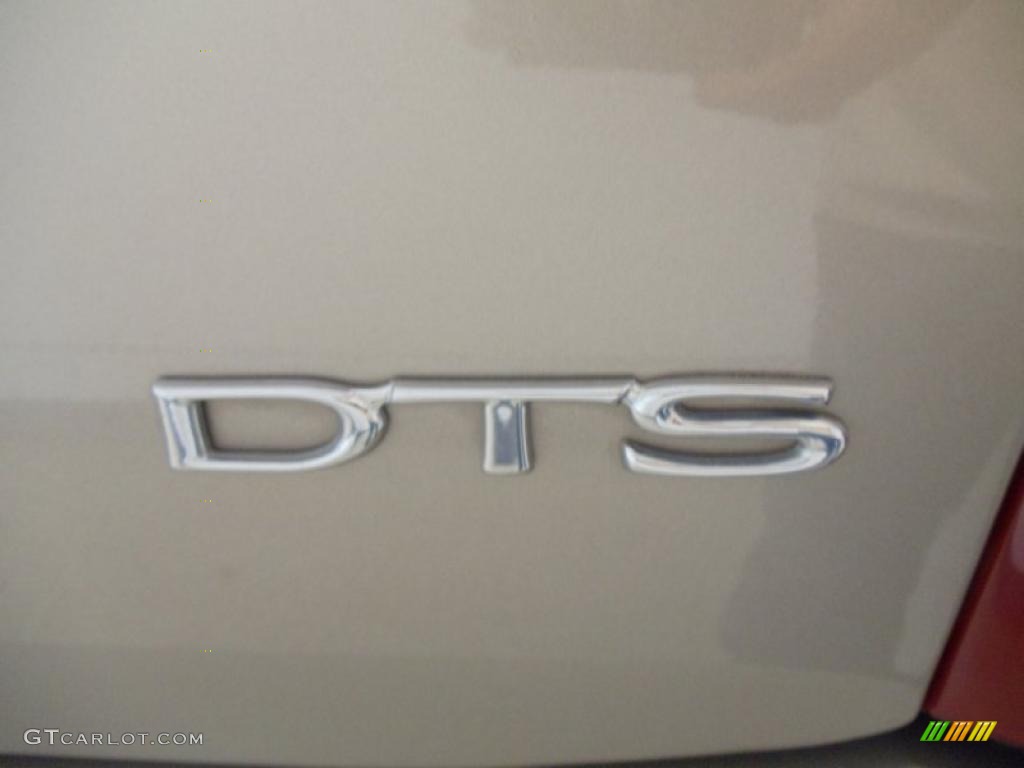 2002 Cadillac DeVille DTS Marks and Logos Photo #47647648