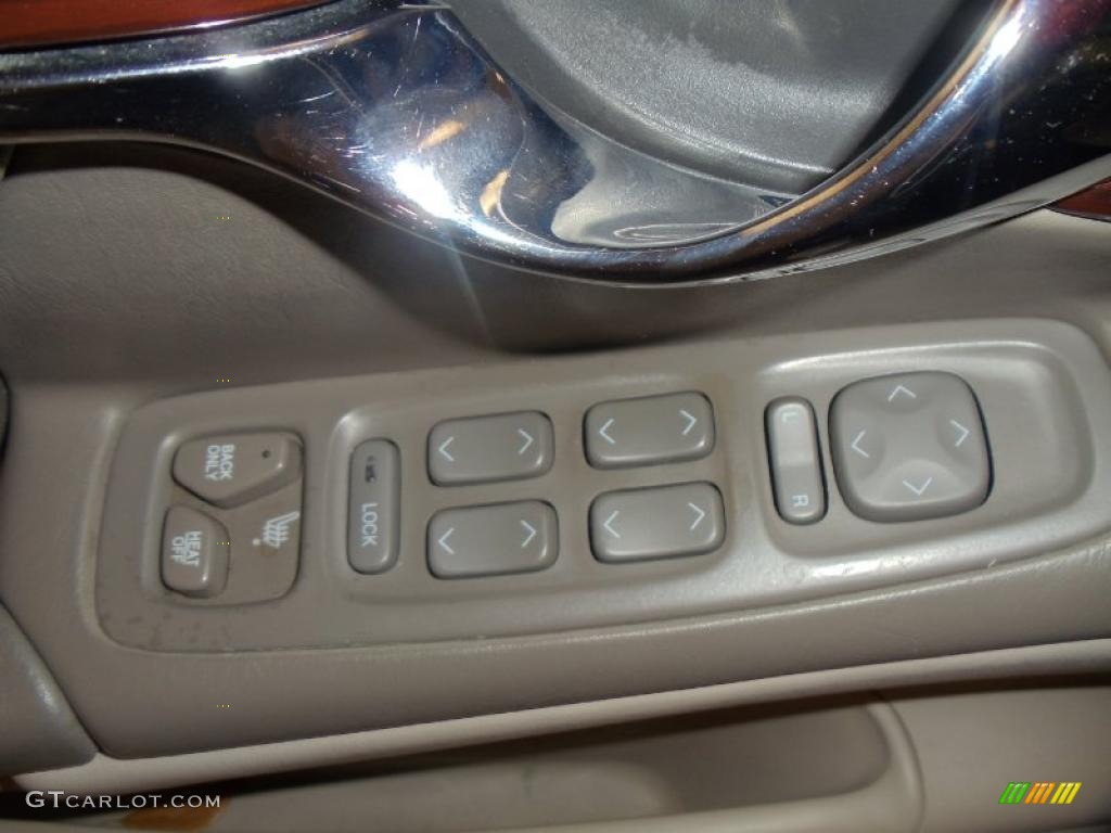 2002 Cadillac DeVille DTS Controls Photo #47647720