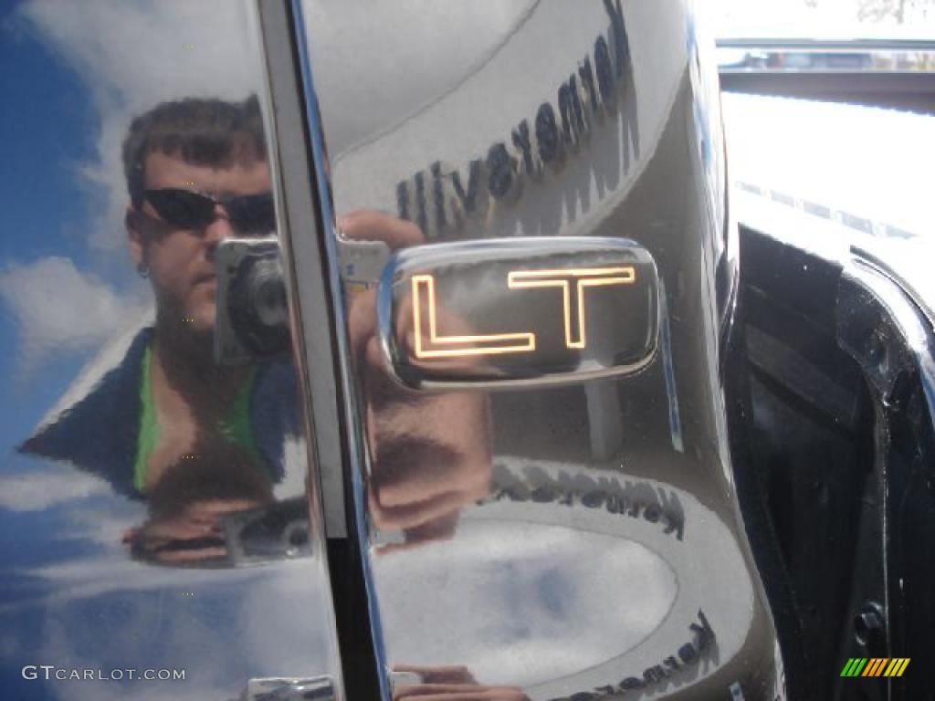 2004 Chevrolet Silverado 2500HD LT Crew Cab 4x4 Marks and Logos Photo #47648101