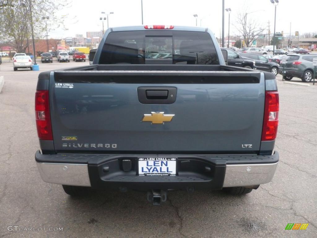 2008 Silverado 1500 LTZ Extended Cab 4x4 - Blue Granite Metallic / Light Titanium/Dark Titanium photo #5