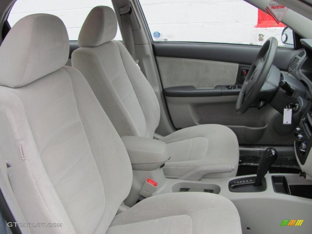 Gray Interior 2004 Kia Spectra LX Sedan Photo #47651413