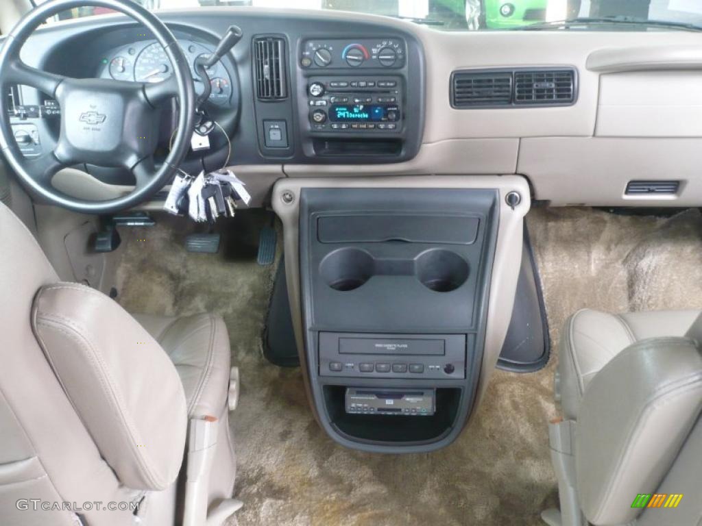 2002 Chevrolet Express 1500 LT Passenger Van Dashboard Photos