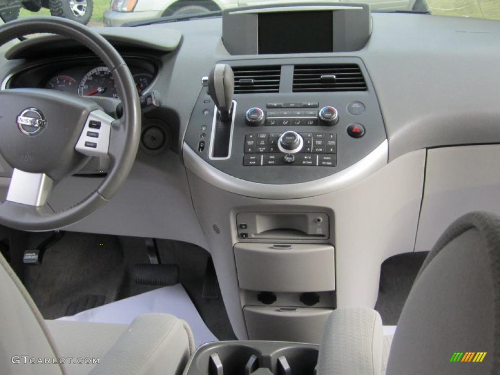 2007 Nissan Quest 3.5 SL Controls Photo #47651977