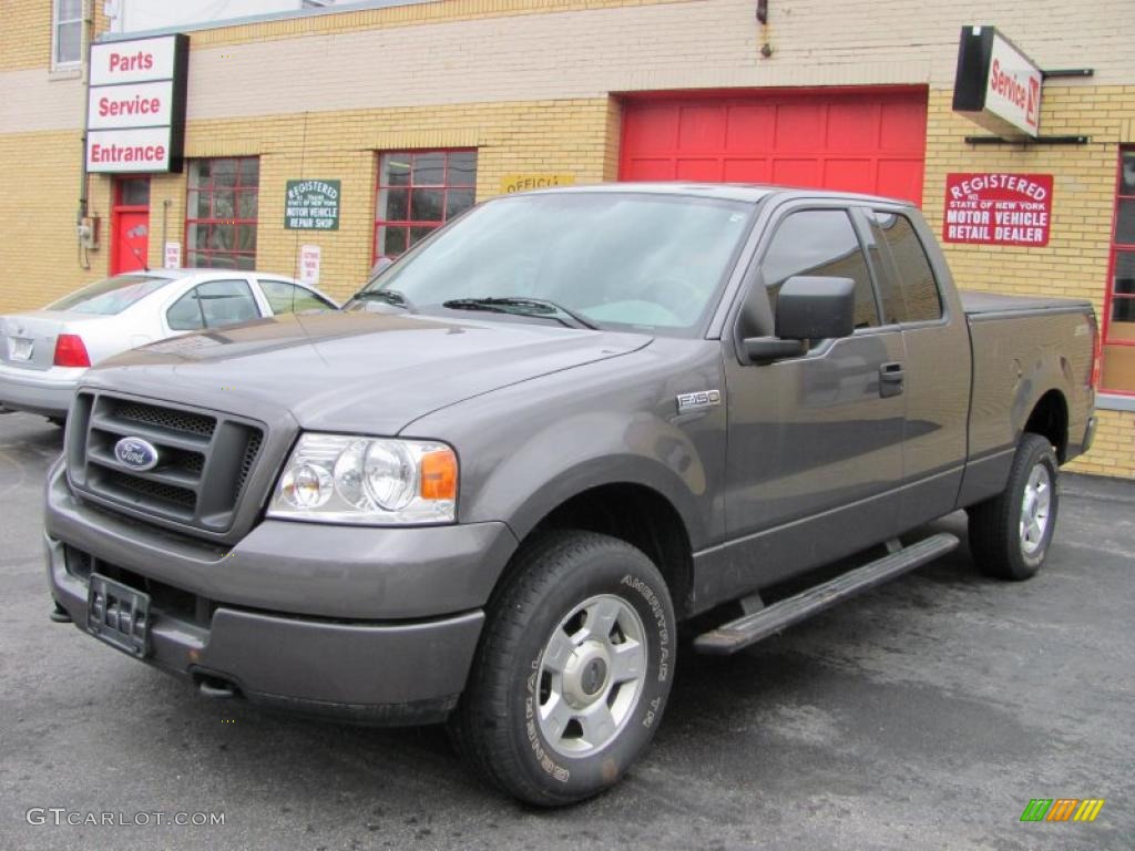 2004 F150 STX SuperCab 4x4 - Dark Shadow Grey Metallic / Medium Graphite photo #14