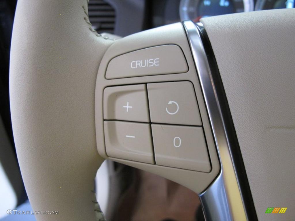 2011 Volvo XC60 T6 AWD Controls Photo #47652025
