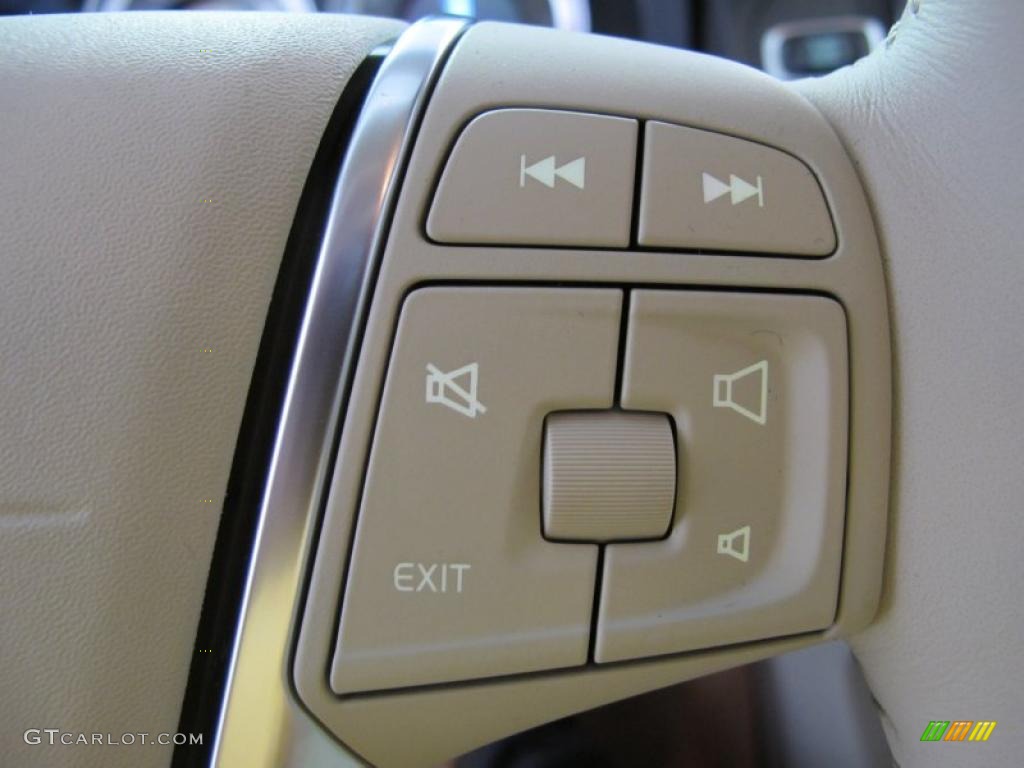 2011 Volvo XC60 T6 AWD Controls Photo #47652040