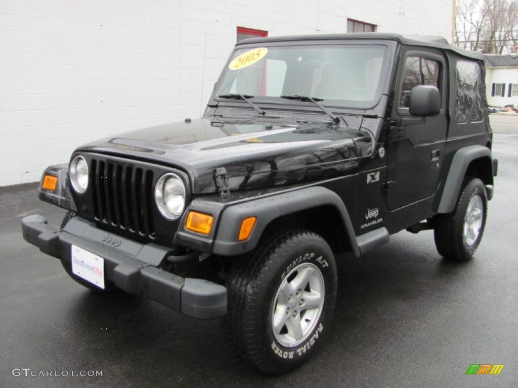 2005 Wrangler X 4x4 - Black / Dark Slate Gray photo #1