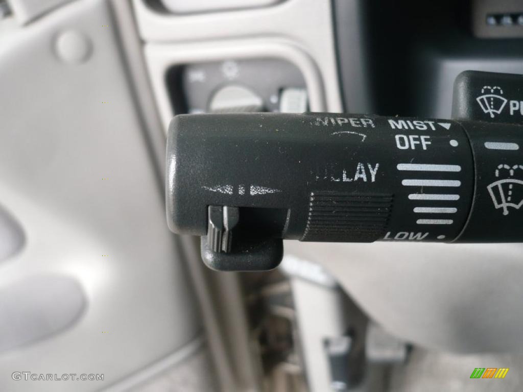 1999 Chevrolet Suburban K1500 LS 4x4 Controls Photo #47652511