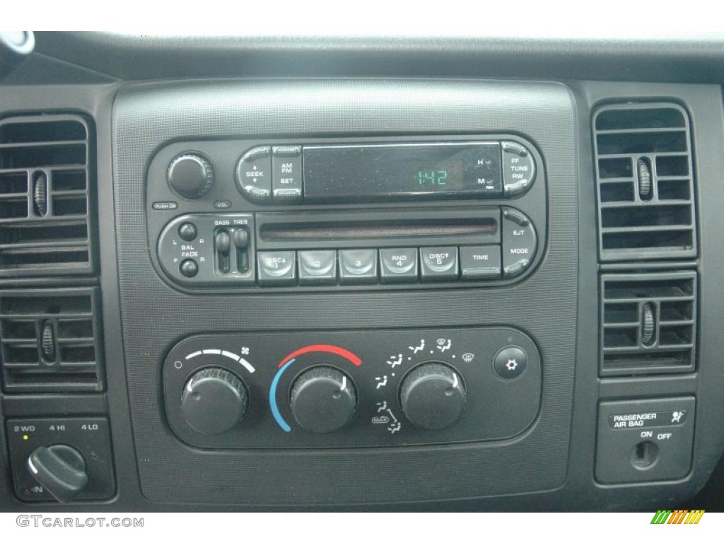 2002 Dodge Dakota Sport Regular Cab 4x4 Controls Photo #47653807