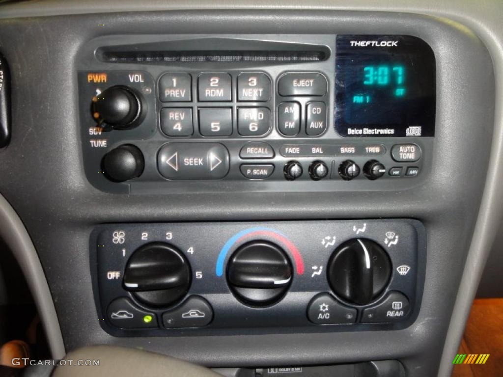 1998 Chevrolet Malibu LS Sedan Controls Photos