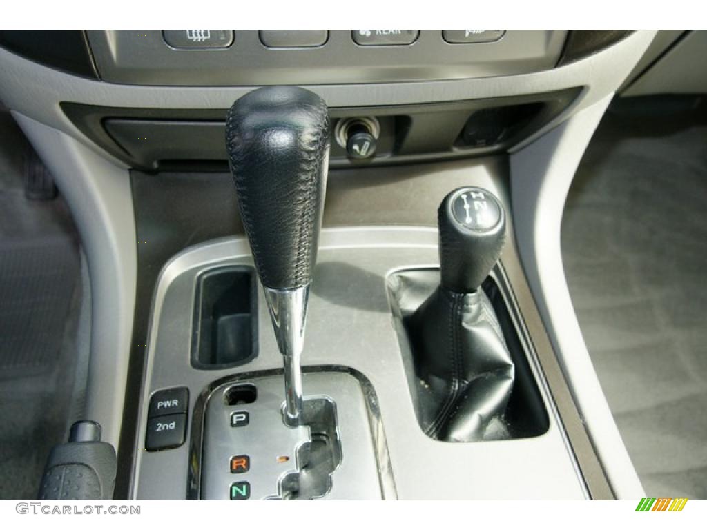 2004 Toyota Land Cruiser Standard Land Cruiser Model 5 Speed Automatic Transmission Photo #47656089