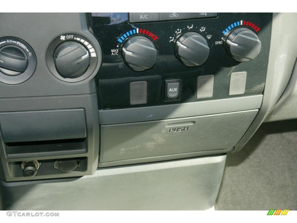 2009 Tundra Double Cab 4x4 - Silver Sky Metallic / Graphite Gray photo #19