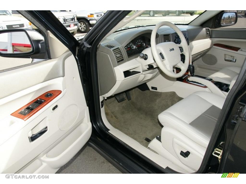 2005 Grand Cherokee Limited 4x4 - Black / Dark Khaki/Light Graystone photo #18