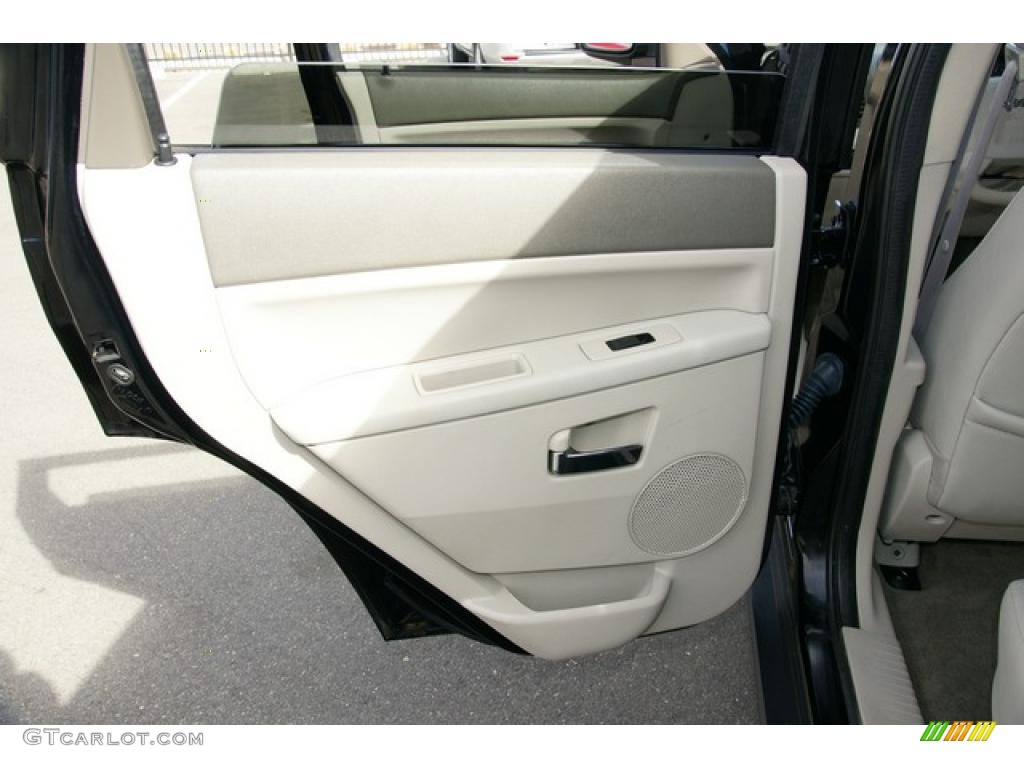 2005 Grand Cherokee Limited 4x4 - Black / Dark Khaki/Light Graystone photo #19