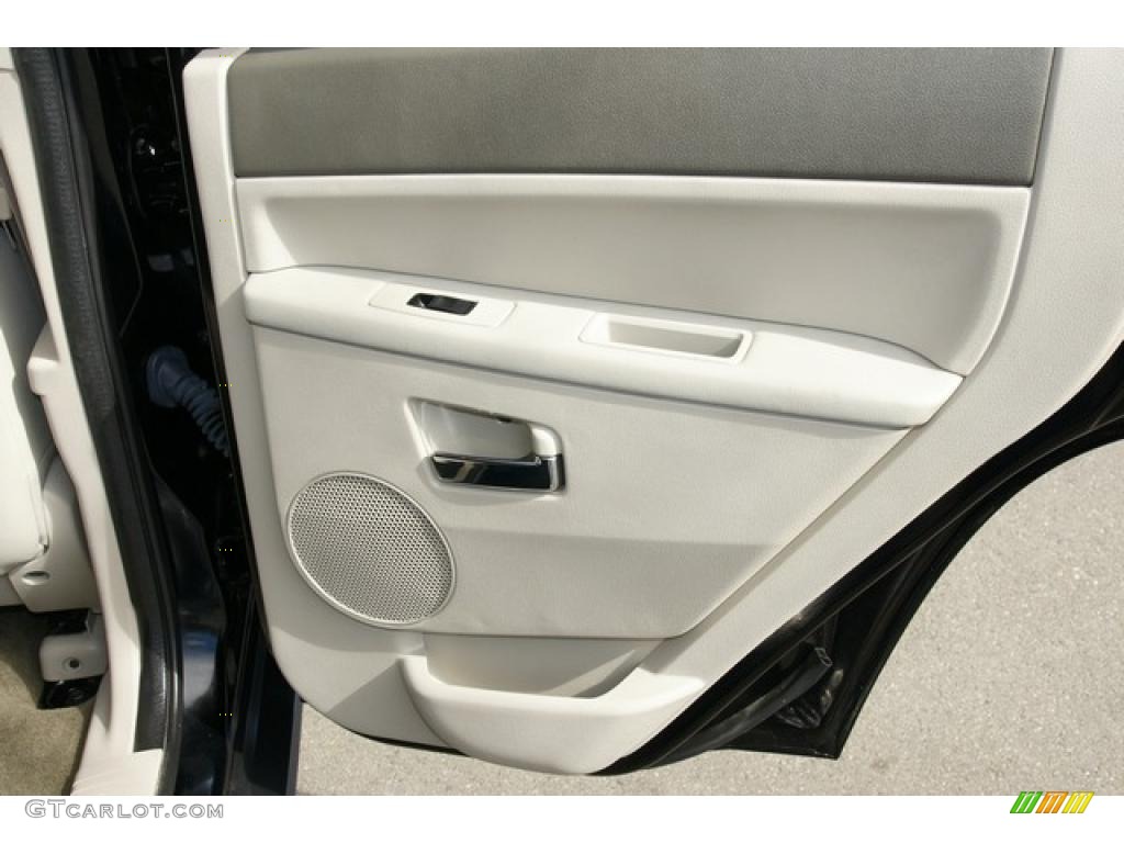 2005 Grand Cherokee Limited 4x4 - Black / Dark Khaki/Light Graystone photo #22