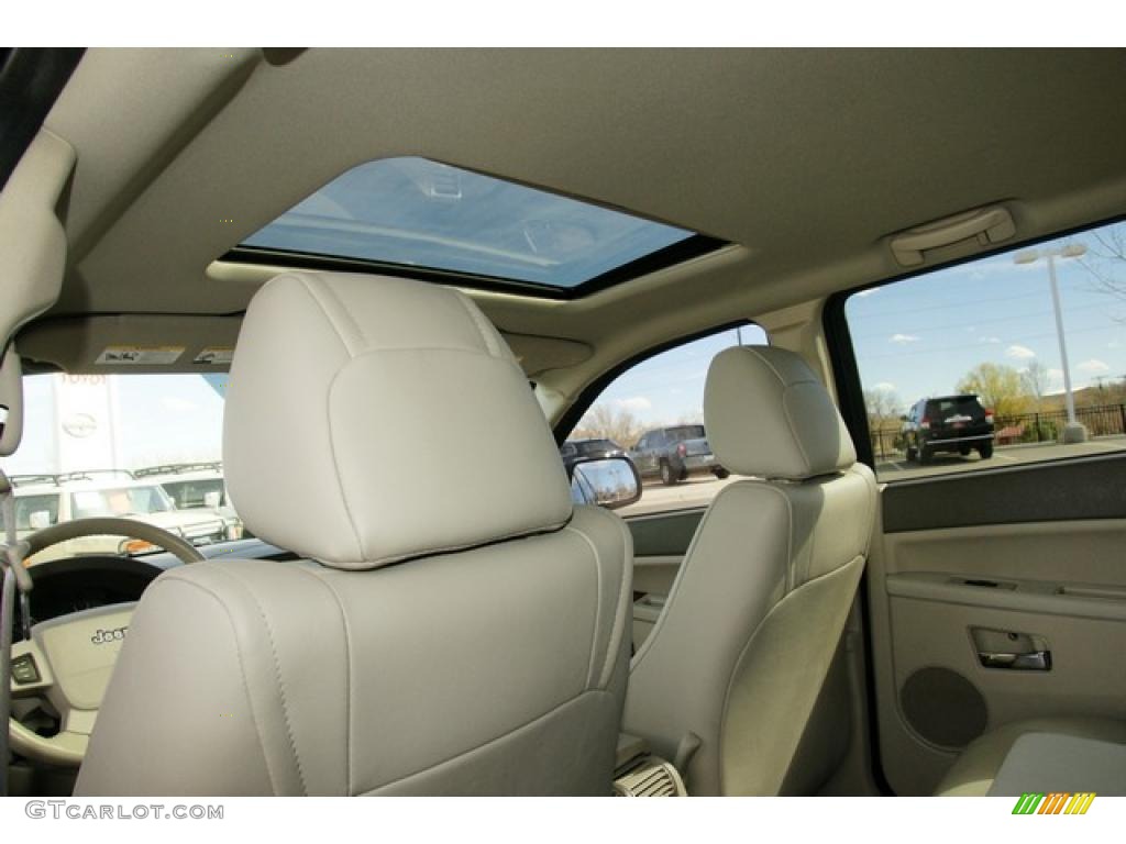 2005 Grand Cherokee Limited 4x4 - Black / Dark Khaki/Light Graystone photo #23