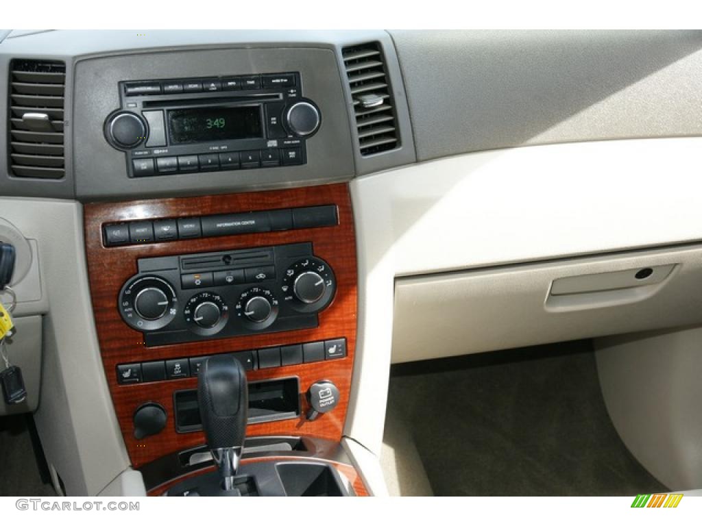 2005 Grand Cherokee Limited 4x4 - Black / Dark Khaki/Light Graystone photo #25