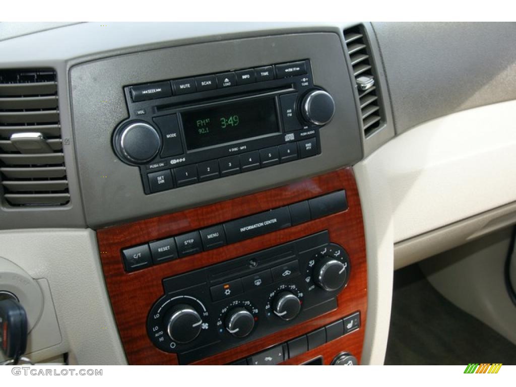 2005 Grand Cherokee Limited 4x4 - Black / Dark Khaki/Light Graystone photo #27