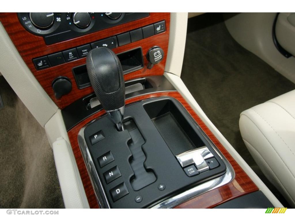 2005 Grand Cherokee Limited 4x4 - Black / Dark Khaki/Light Graystone photo #28