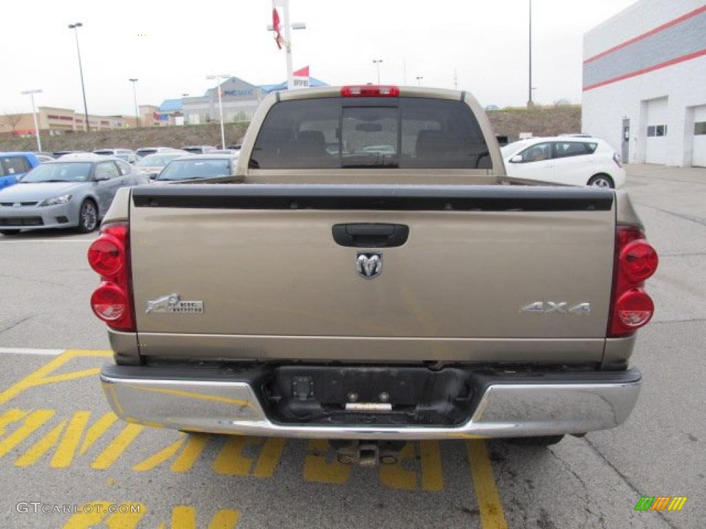 2008 Ram 1500 Big Horn Edition Quad Cab 4x4 - Light Khaki Metallic / Khaki photo #5