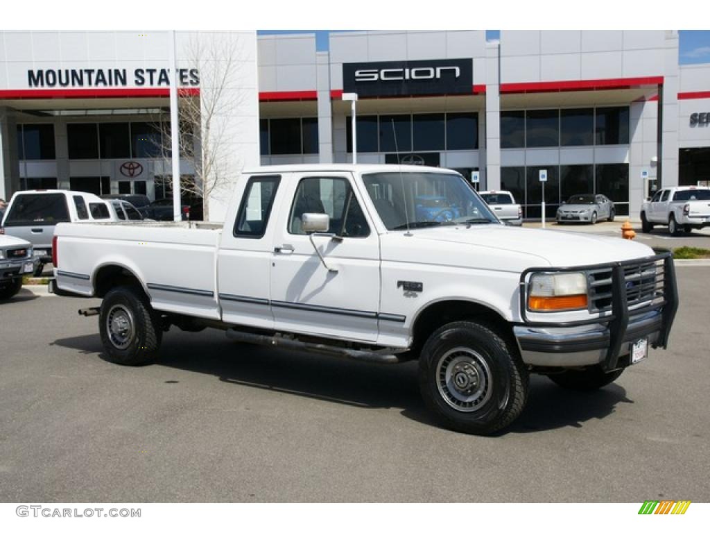 1994 F250 XLT Extended Cab 4x4 - White / Gray photo #1