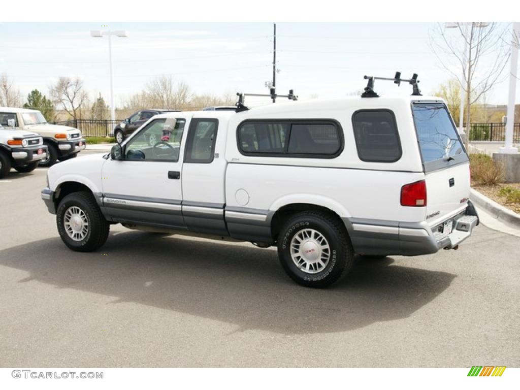 1995 Sonoma SLS Extended Cab 4x4 - White / Beige photo #4