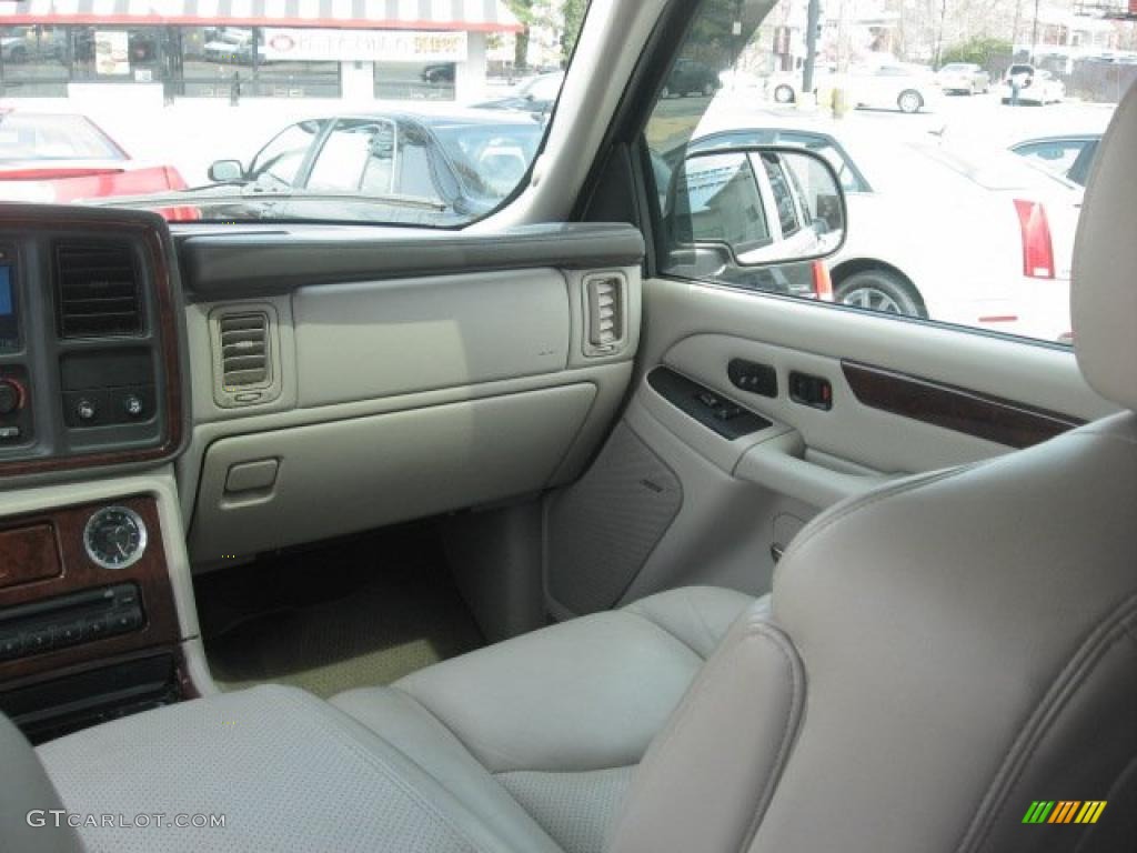 2005 Escalade AWD - White Diamond / Shale photo #41