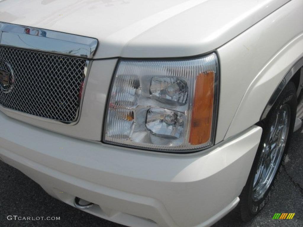 2005 Escalade AWD - White Diamond / Shale photo #46