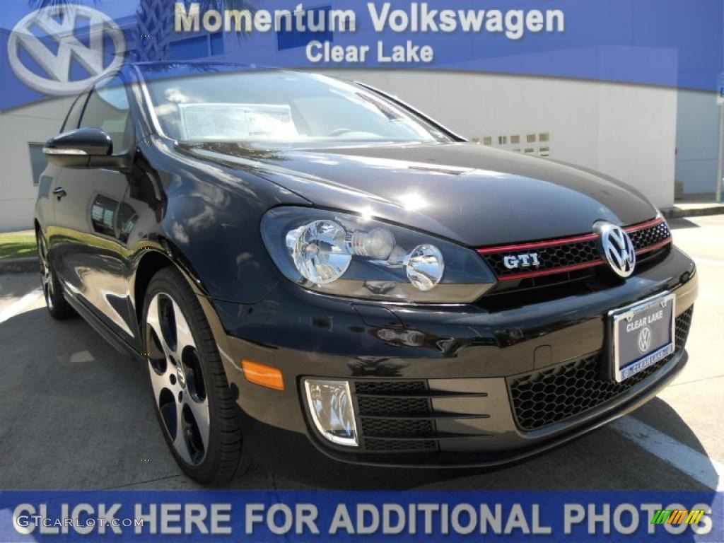 Deep Black Metallic Volkswagen GTI