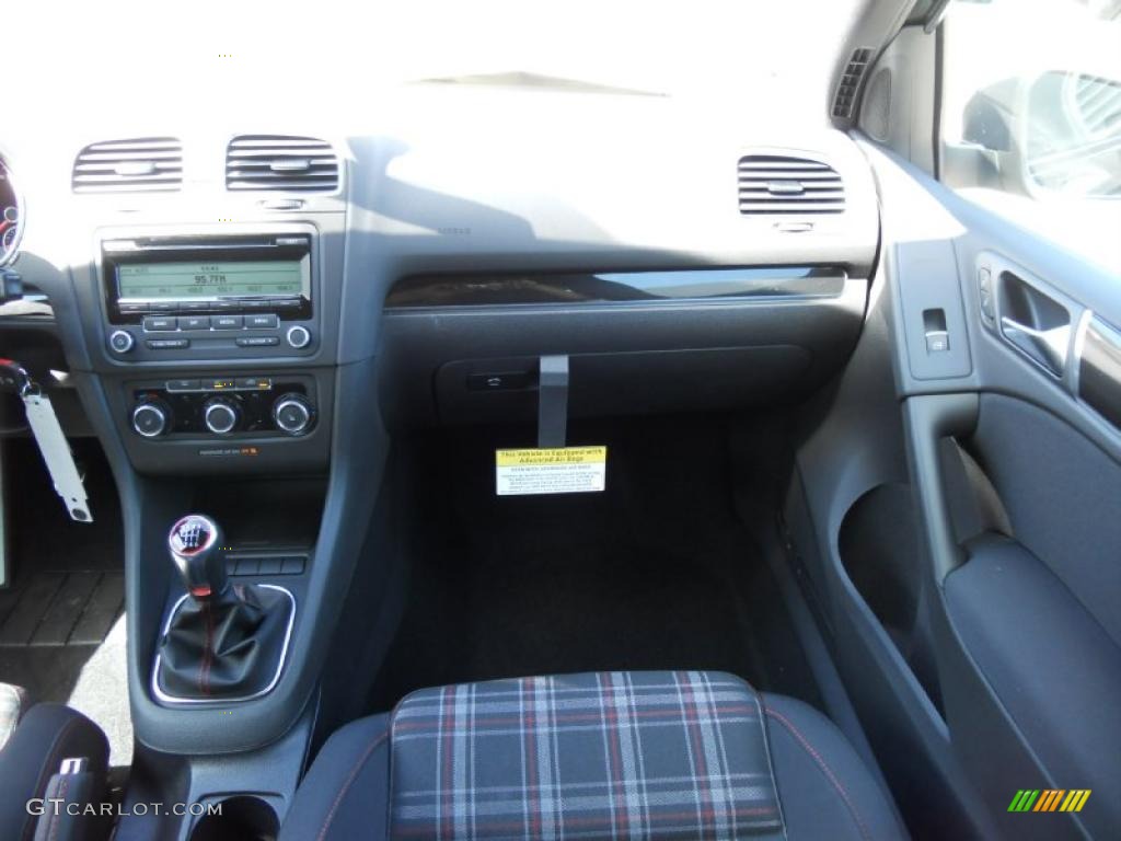 2011 GTI 2 Door - Carbon Steel Gray Metallic / Interlagos Plaid Cloth photo #15