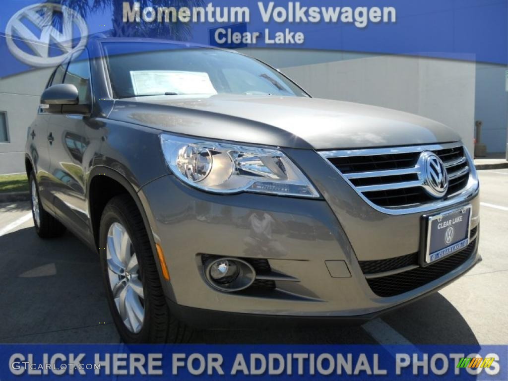 2011 Tiguan SE - Alpine Gray Metallic / Charcoal photo #1