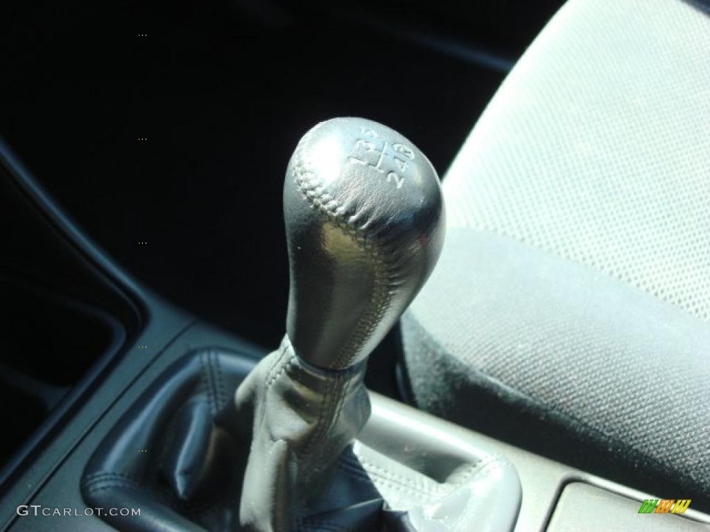 2003 Camry LE - Stratosphere Mica / Stone photo #18
