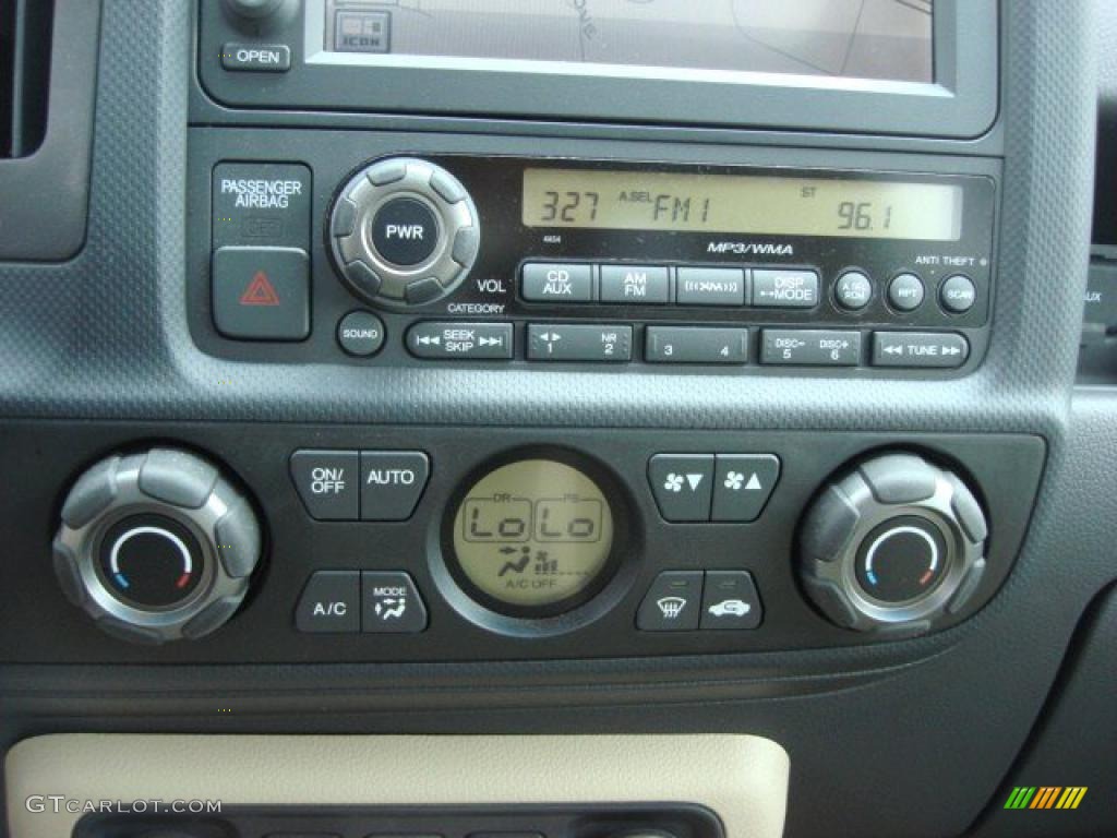 2009 Honda Ridgeline RTL Controls Photo #47675884
