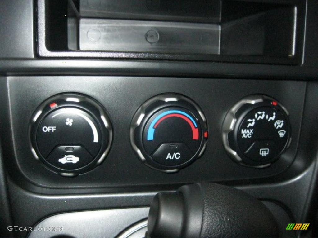 2008 Honda Element LX Controls Photo #47676934