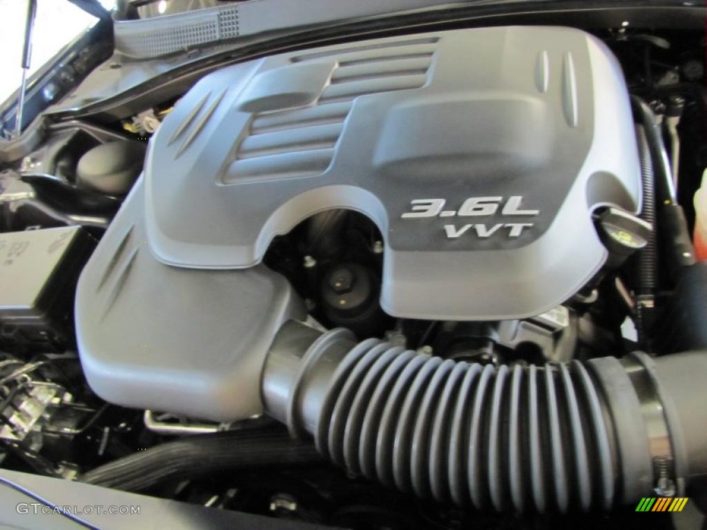 2011 Chrysler 300 Limited 3.6 Liter DOHC 24-Valve VVT Pentastar V6 Engine Photo #47677054