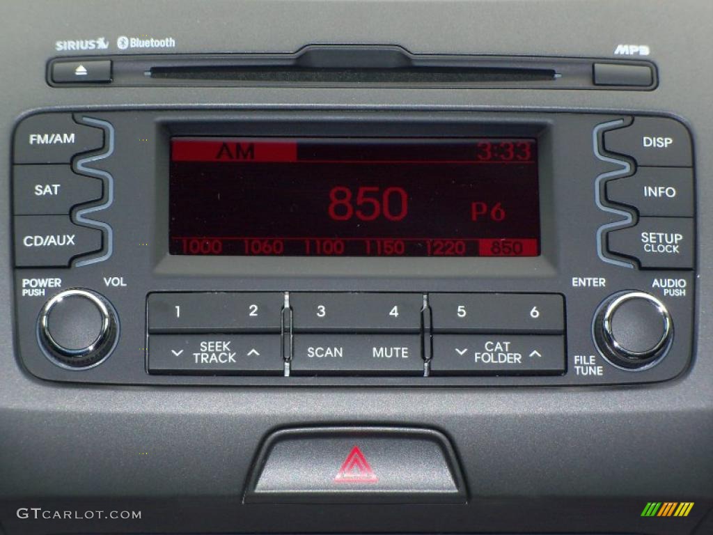 2011 Kia Sportage LX Controls Photo #47677333