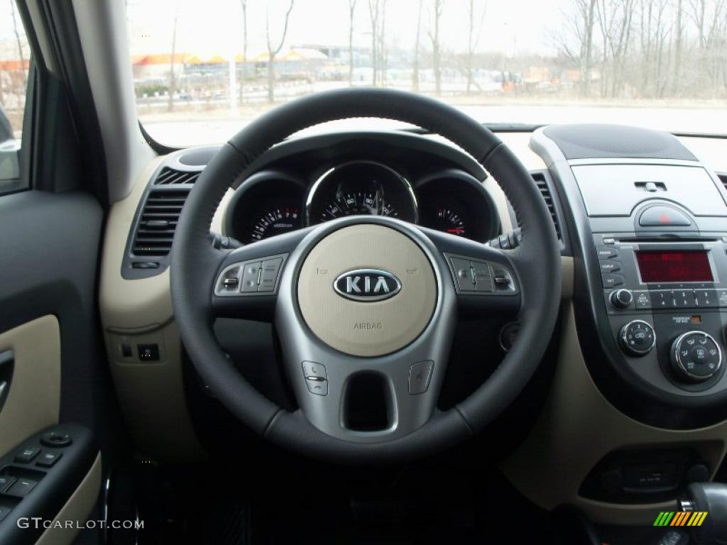 2011 Kia Soul ! Sand/Black Premium Leather Steering Wheel Photo #47678233