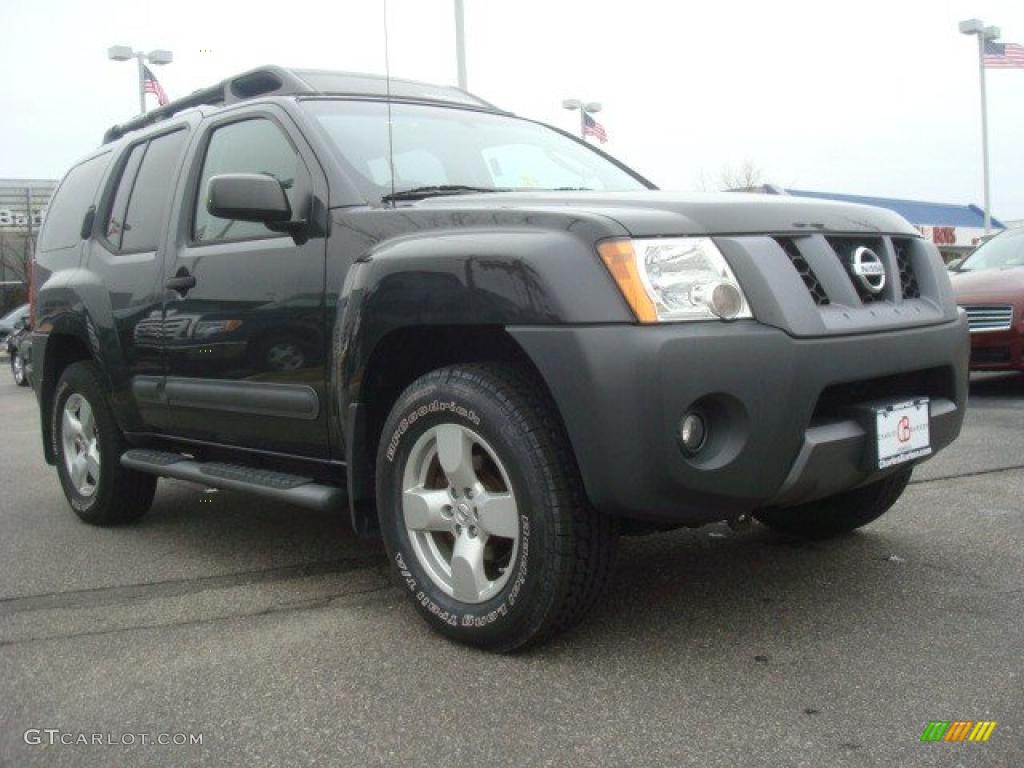 2007 Xterra SE 4x4 - Night Armor Black Metallic / Desert/Graphite photo #1