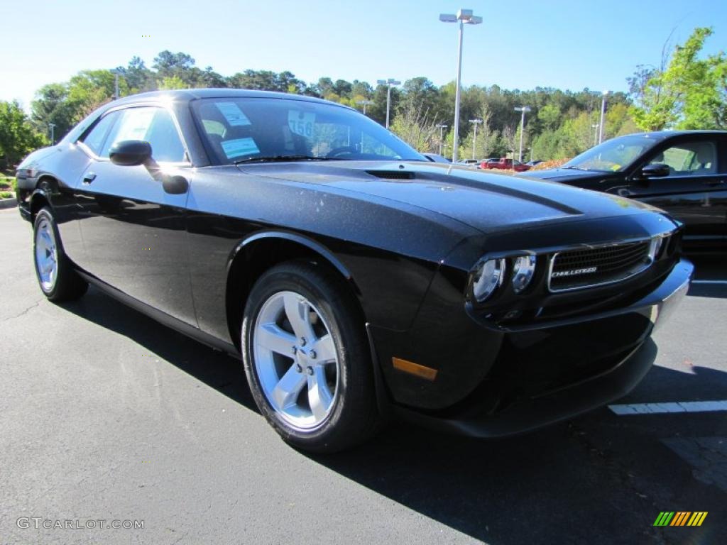 2011 Challenger SE - Brilliant Black Crystal Pearl / Dark Slate Gray photo #4